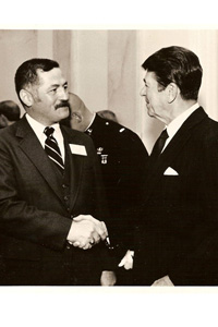 Commissioner Carey meets President Reagan at The White House